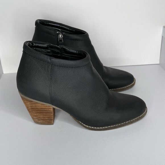 Cole Haan Women's Black Leather Booties Size 7.5 Wooden Heels W14960 Side Zip - Picture 1 of 11